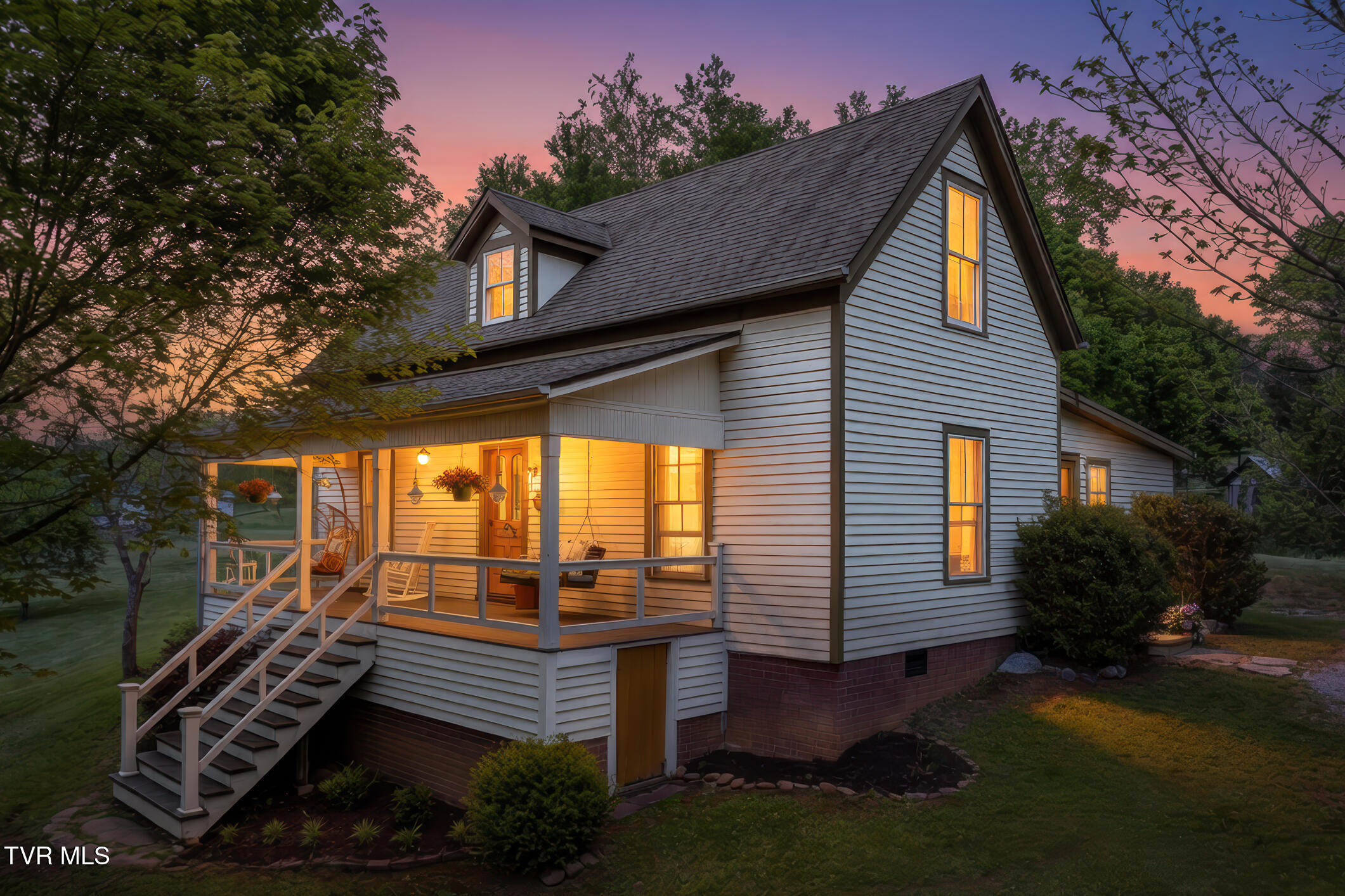 985 Chuckey Pike Chuckey, TN 37641 - Photo 4 of 73 985 Chuckey Pike (1 of 107)