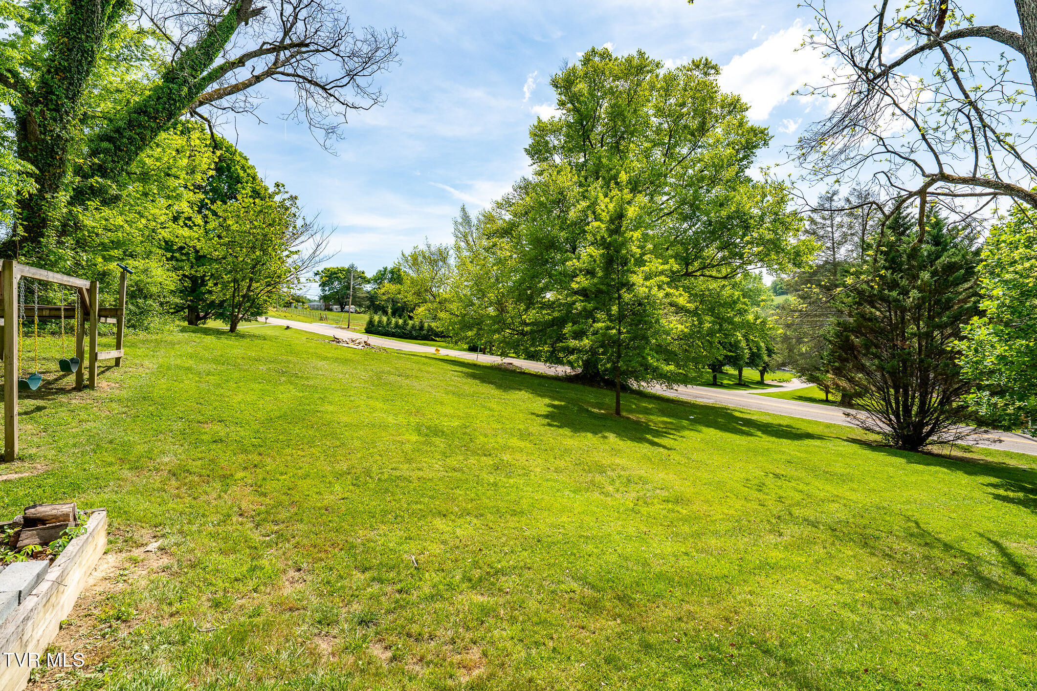 985 Chuckey Pike Chuckey, TN 37641 - Photo 42 of 73 985 Chuckey Pike (70 of 107)