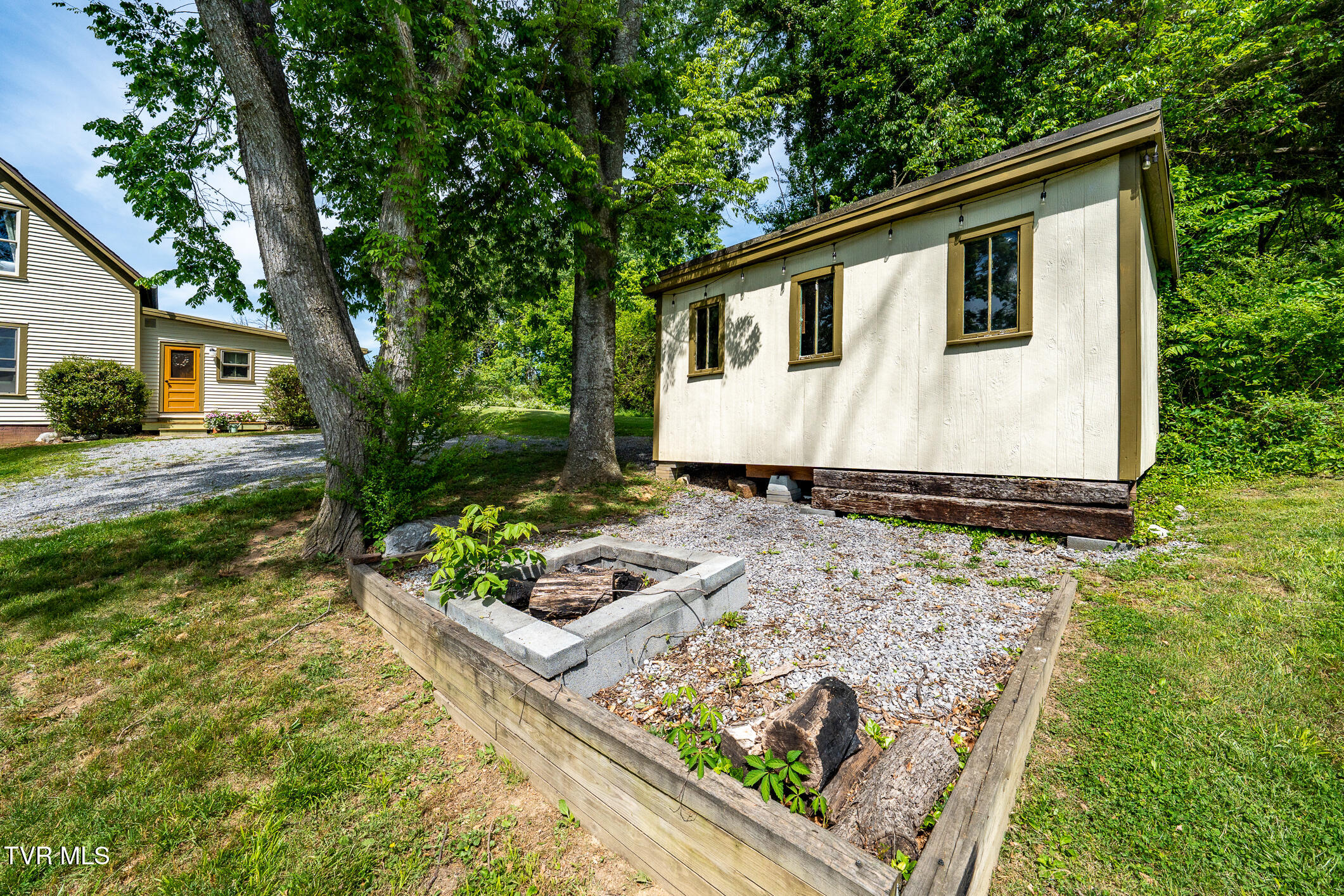 985 Chuckey Pike Chuckey, TN 37641 - Photo 43 of 73 985 Chuckey Pike (71 of 107)