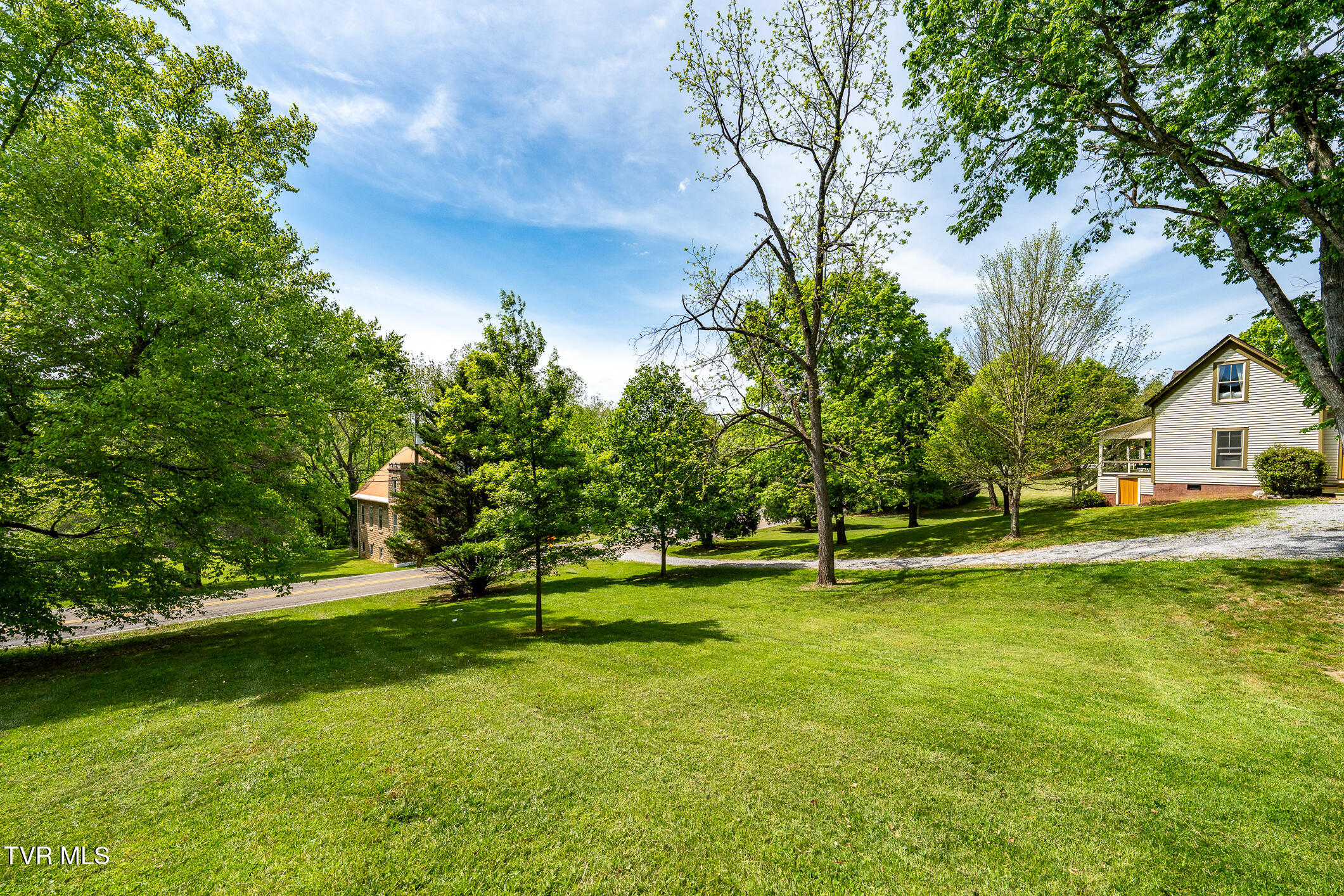 985 Chuckey Pike Chuckey, TN 37641 - Photo 45 of 73 985 Chuckey Pike (73 of 107)