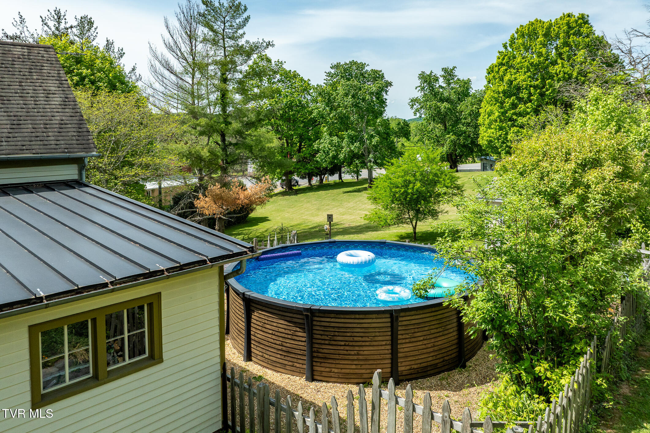 985 Chuckey Pike Chuckey, TN 37641 - Photo 51 of 73 985 Chuckey Pike (23 of 107)