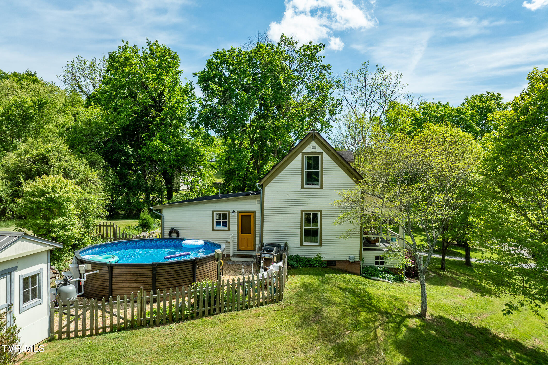 985 Chuckey Pike Chuckey, TN 37641 - Photo 52 of 73 985 Chuckey Pike (26 of 107)