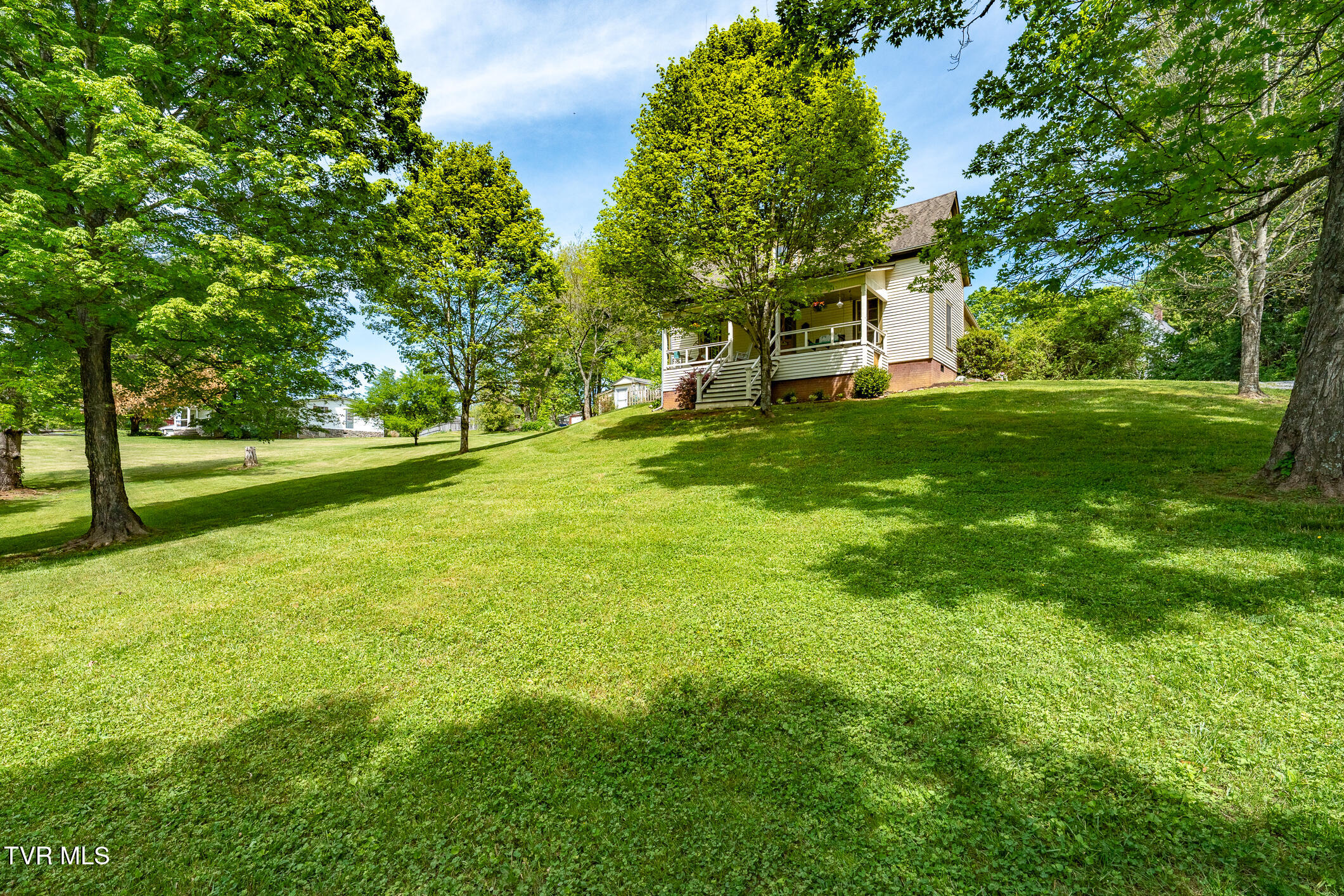 985 Chuckey Pike Chuckey, TN 37641 - Photo 60 of 73 985 Chuckey Pike (35 of 107)
