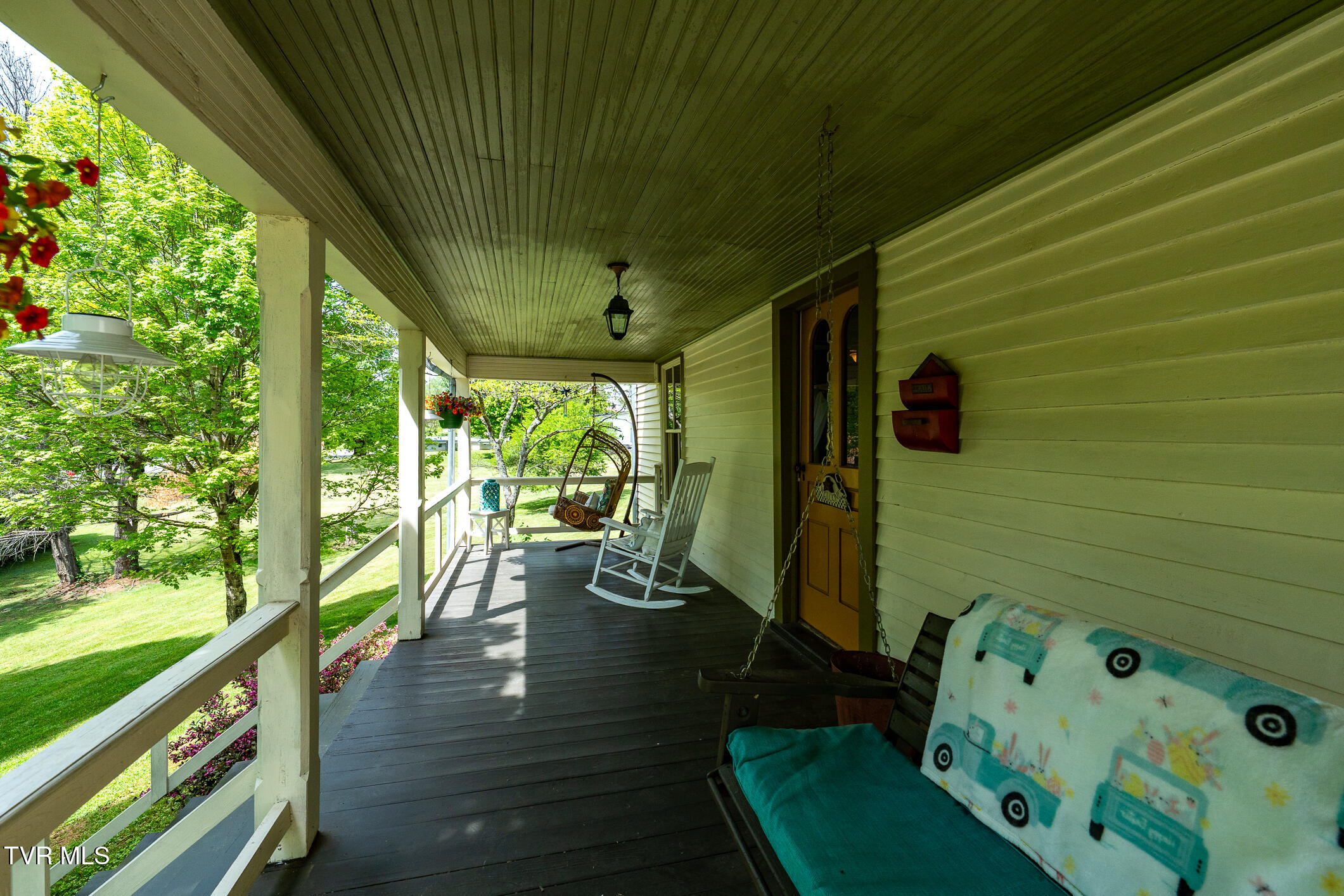 985 Chuckey Pike Chuckey, TN 37641 - Photo 6 of 73 985 Chuckey Pike (43 of 107)