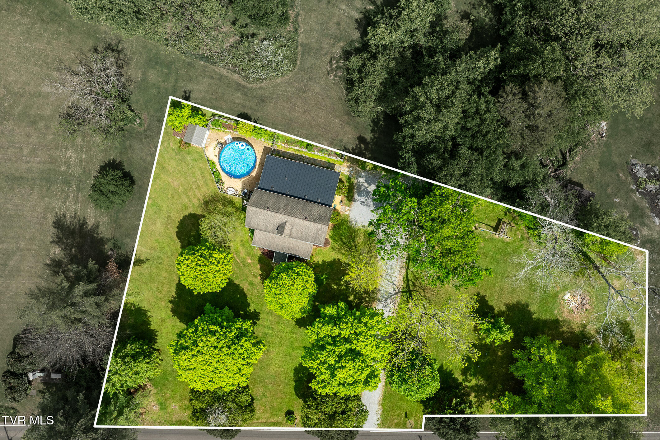 985 Chuckey Pike Chuckey, TN 37641 - Photo 62 of 73 985 Chuckey Pike (2 of 107)