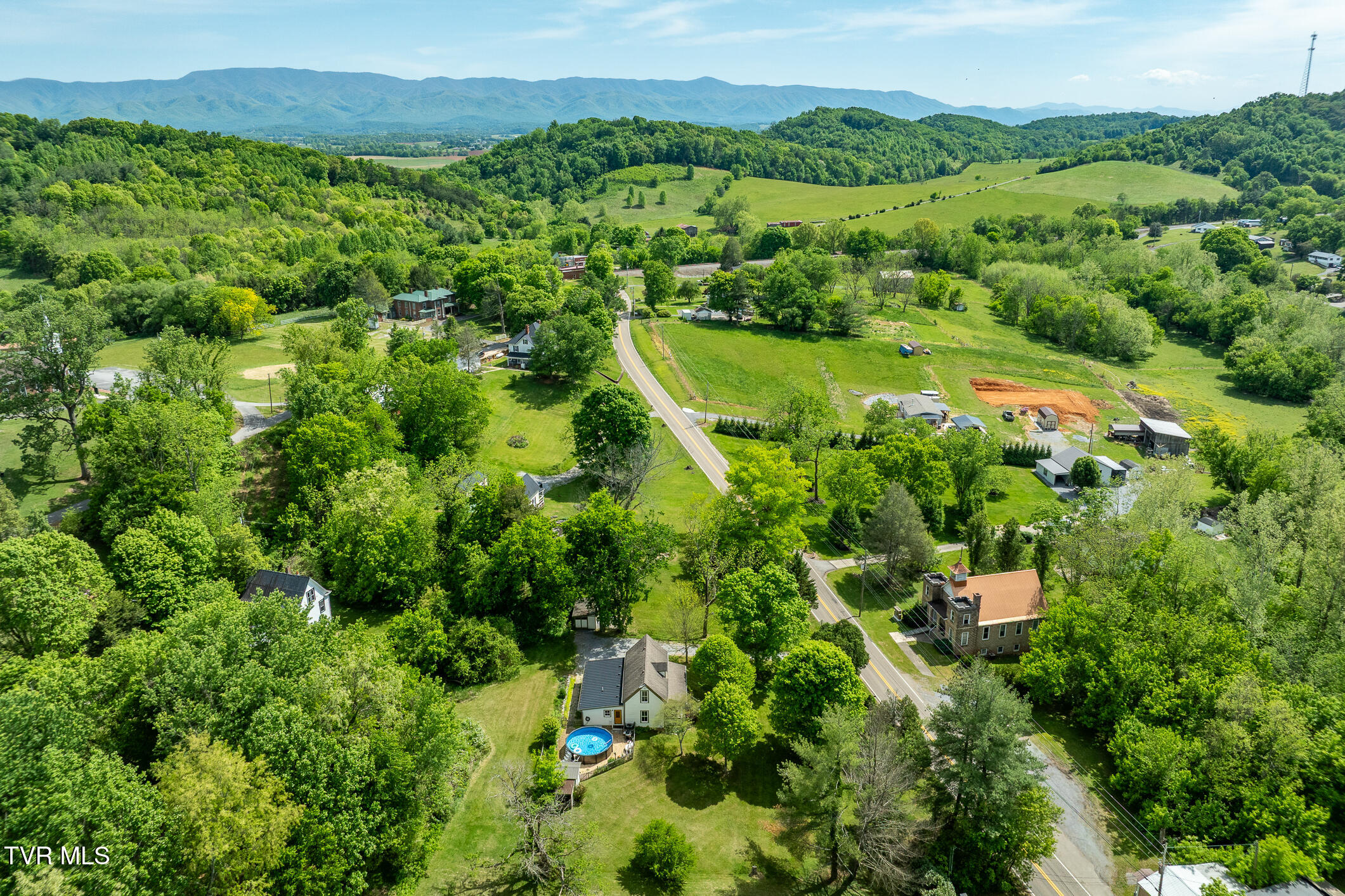 985 Chuckey Pike Chuckey, TN 37641 - Photo 67 of 73 985 Chuckey Pike (7 of 107)