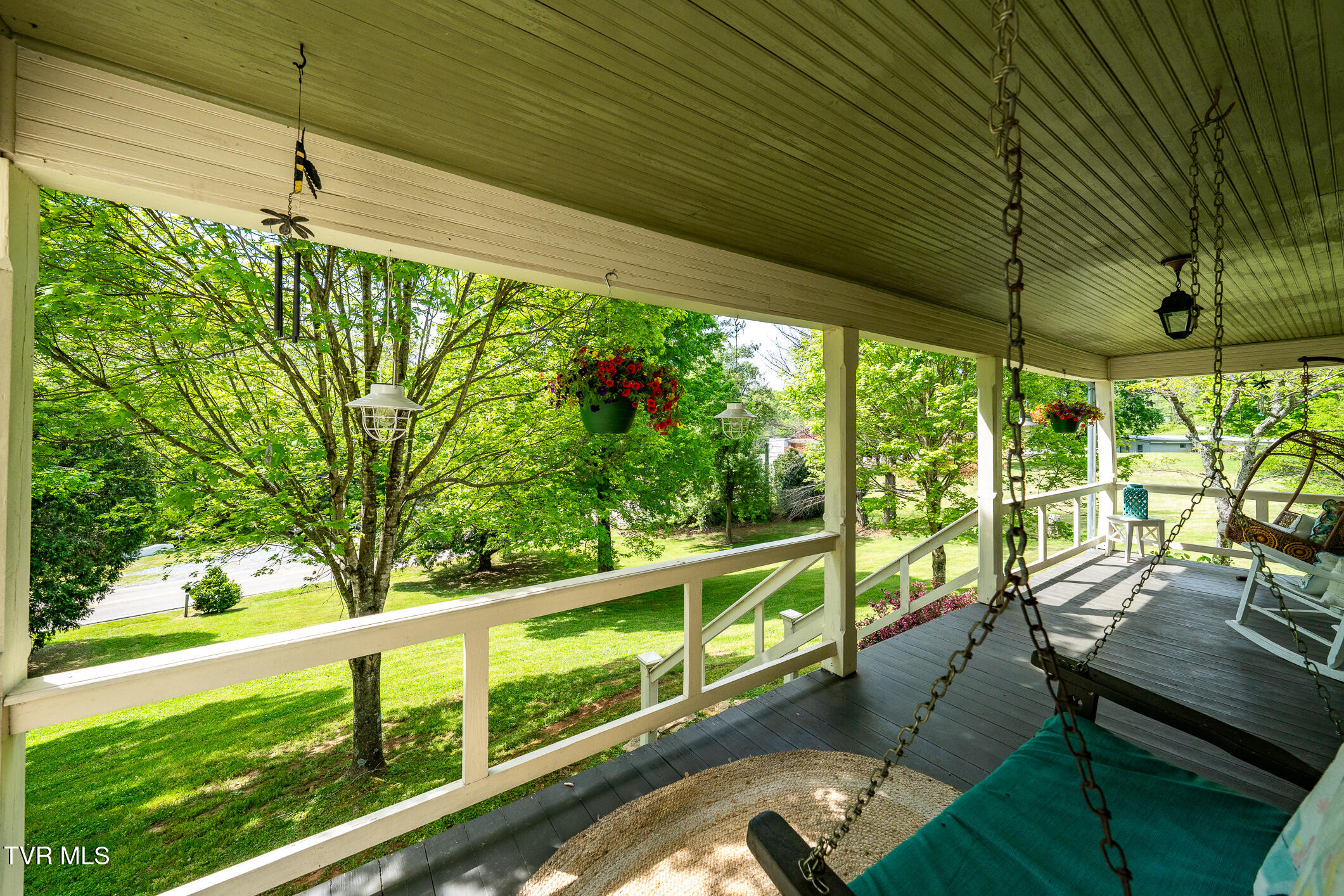 985 Chuckey Pike Chuckey, TN 37641 - Photo 7 of 73 985 Chuckey Pike (44 of 107)