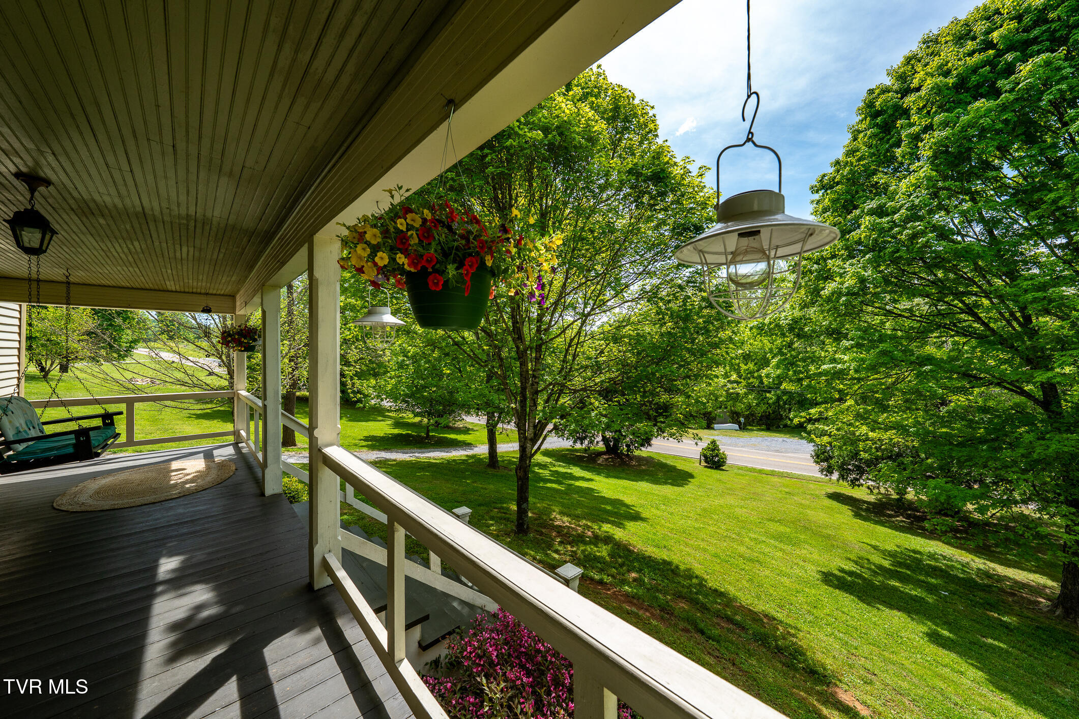 985 Chuckey Pike Chuckey, TN 37641 - Photo 8 of 73 985 Chuckey Pike (48 of 107)