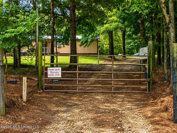 $145,000 | 12625 Byhalia Road, Byhalia, MS 38611