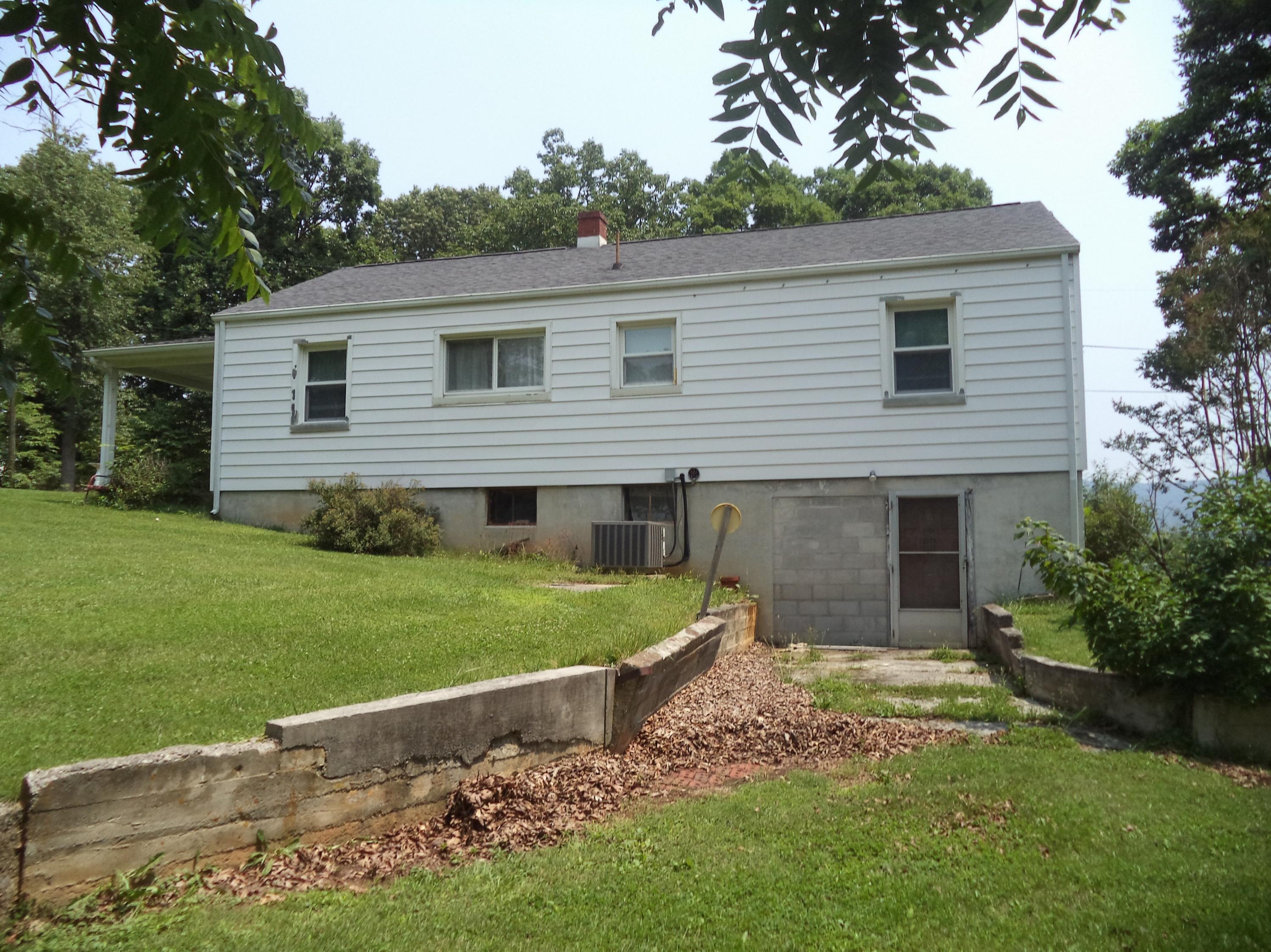 226 Webster Heights Road Roanoke, VA 24012 - Photo 14 of 15 DSC02947