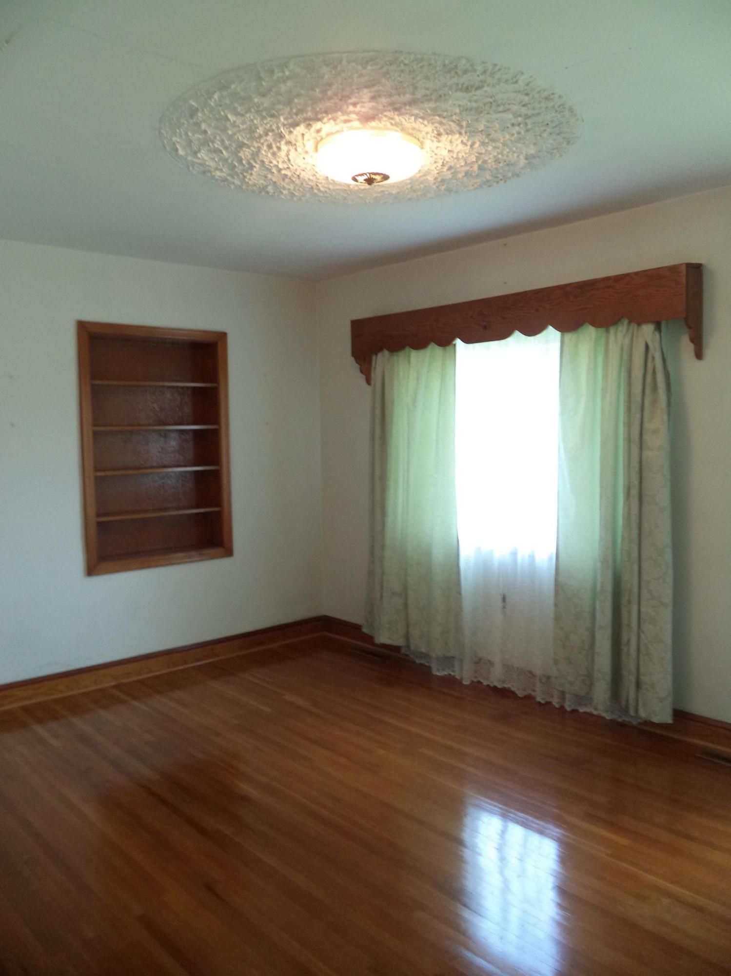 226 Webster Heights Road Roanoke, VA 24012 - Photo 3 of 15 DSC02935