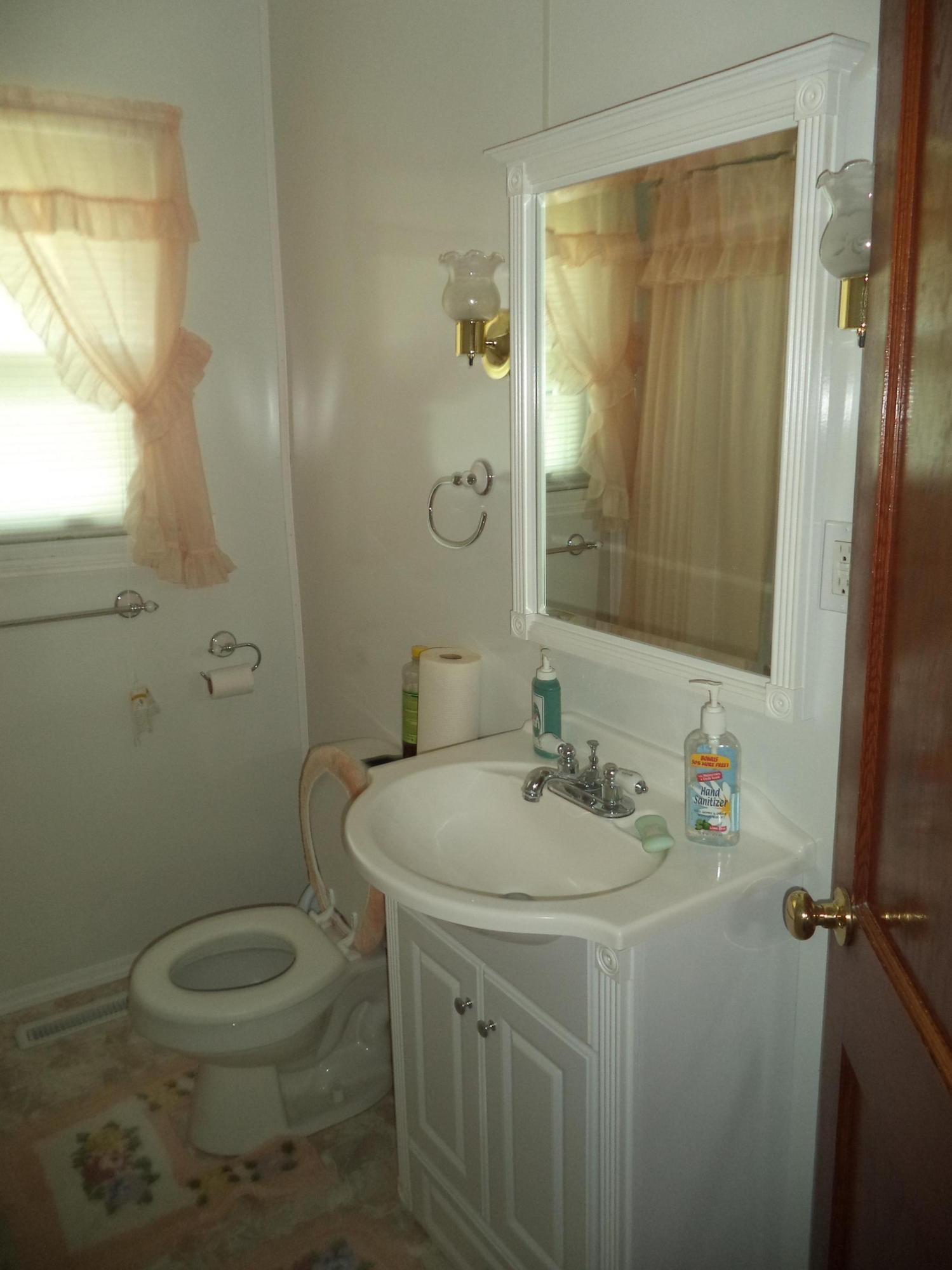 226 Webster Heights Road Roanoke, VA 24012 - Photo 6 of 15 DSC02938