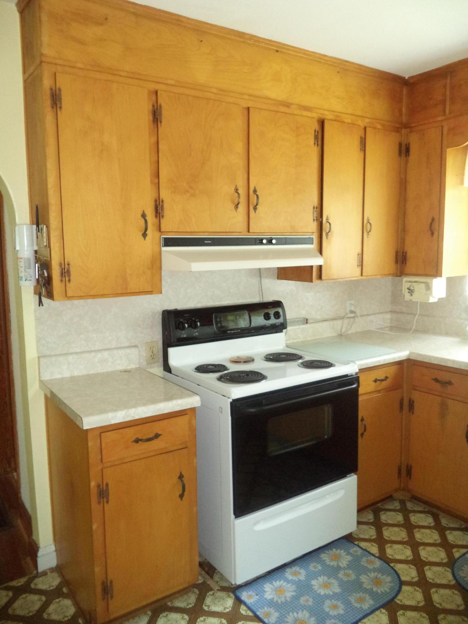 226 Webster Heights Road Roanoke, VA 24012 - Photo 8 of 15 DSC02940