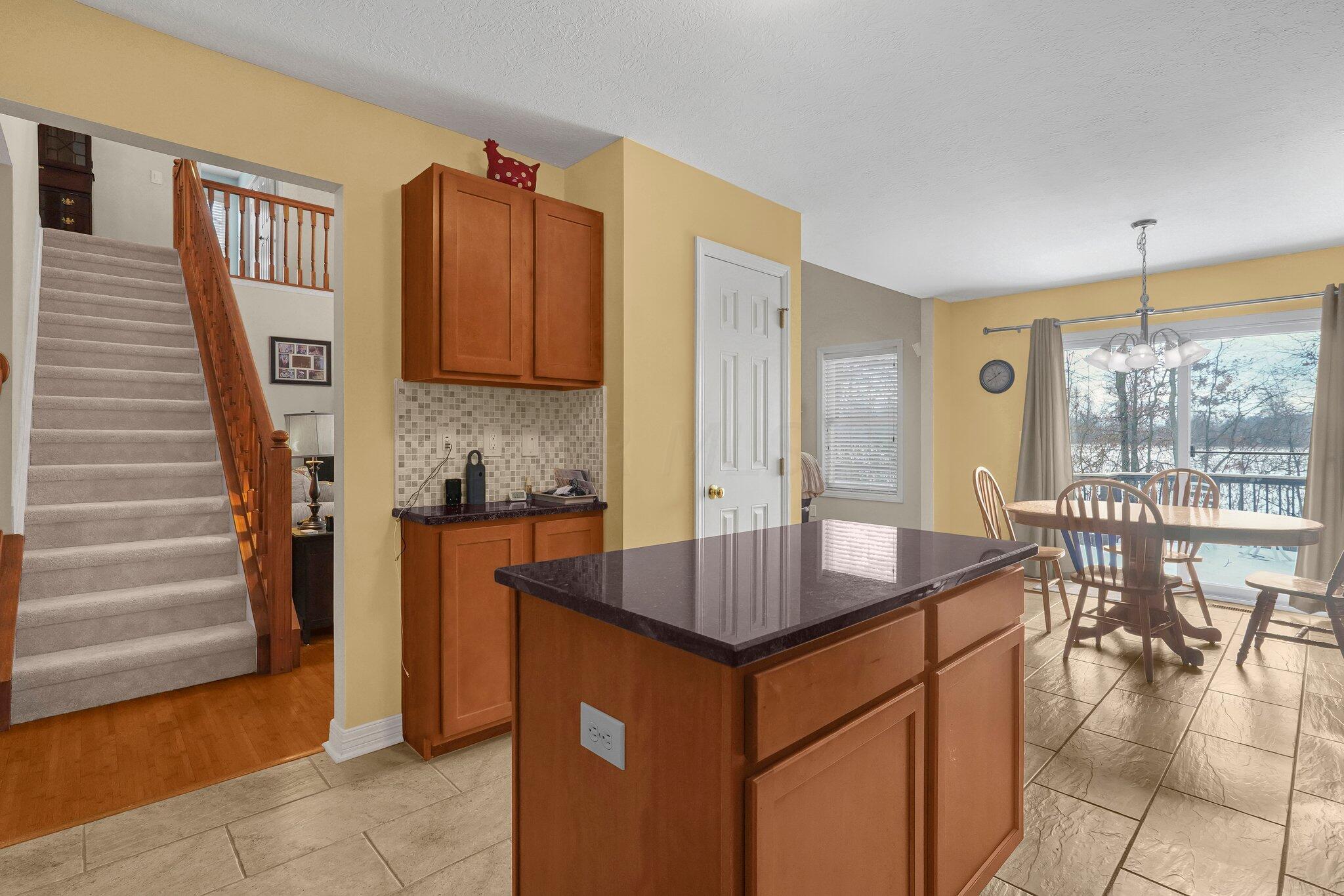 320 Vista Ridge Drive Delaware, OH 43015 - Photo 8 of 40 9-web-or-mls-320-vista-ridge-dr