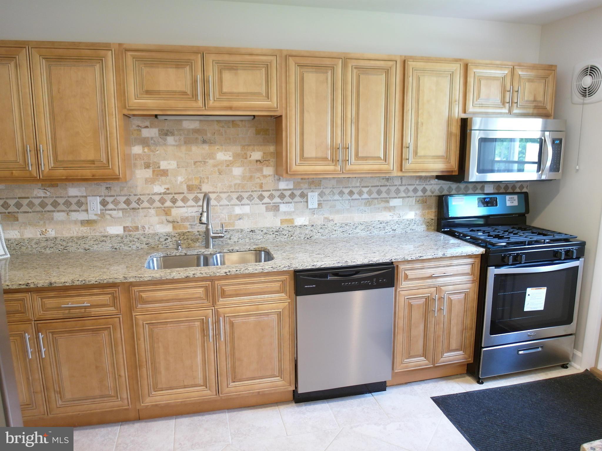 5625 Leiden Road Baltimore, MD 21206 - Photo 1 of 24 Kitchen