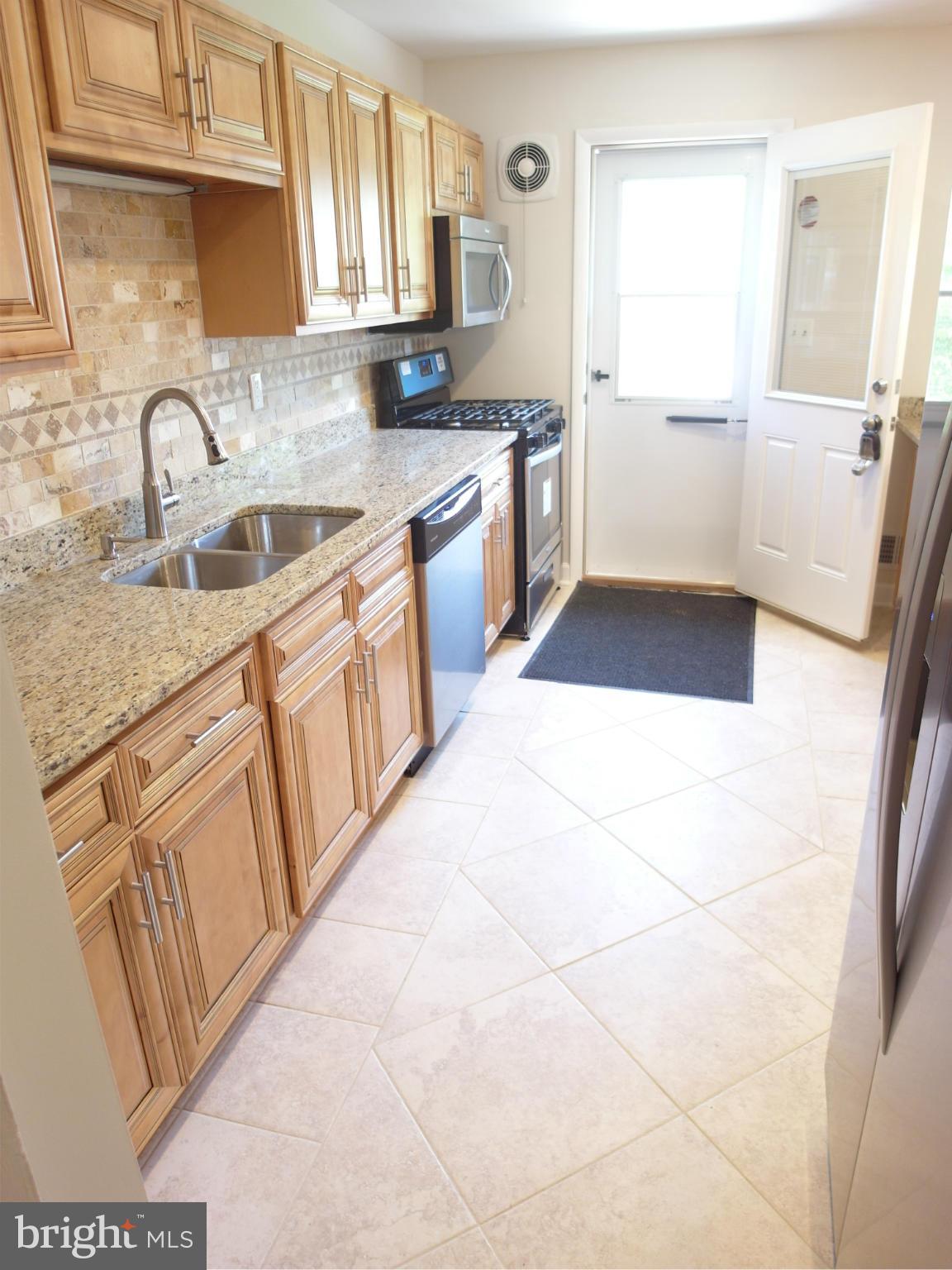 5625 Leiden Road Baltimore, MD 21206 - Photo 13 of 24 Kitchen