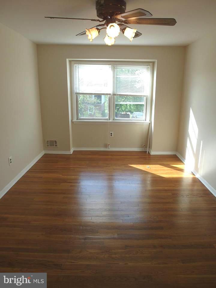 5625 Leiden Road Baltimore, MD 21206 - Photo 8 of 24 Bedroom (Master)