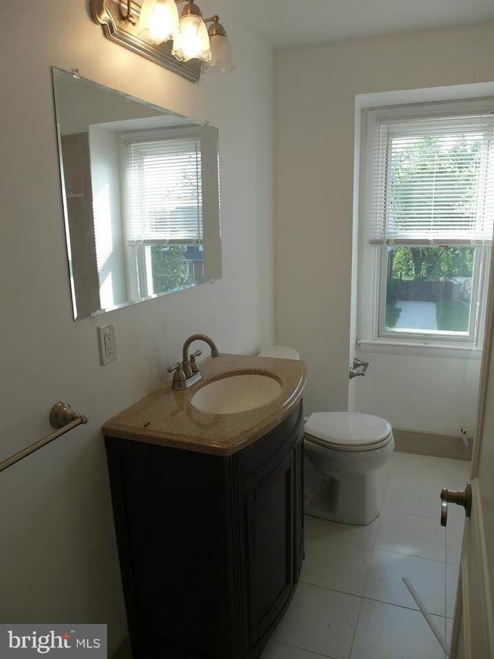 5625 Leiden Road Baltimore, MD 21206 - Photo 9 of 24 Bath
