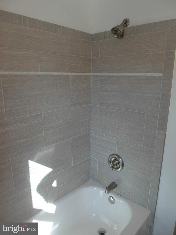 5625 Leiden Road Baltimore, MD 21206 - Photo 10 of 24 Bath
