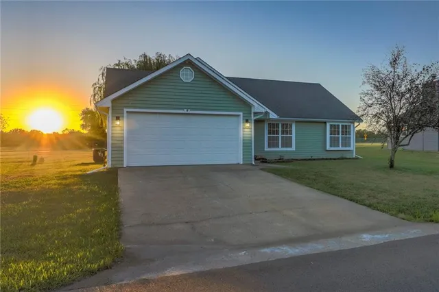 $1,617 | 146 Southeast 1171st Road, Knob Noster, MO 65336