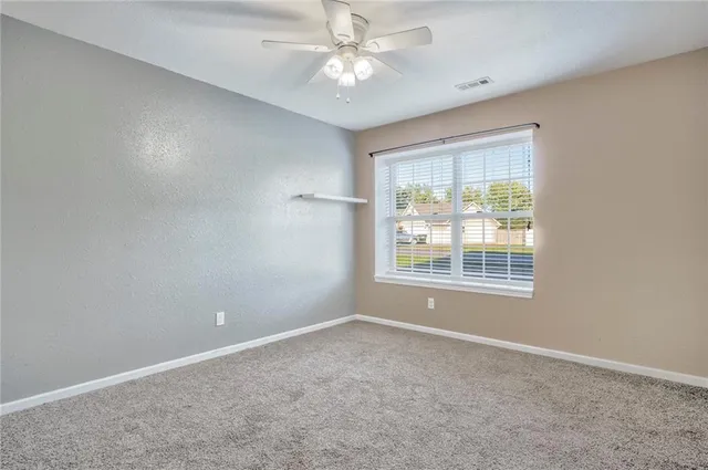 $1,617 | 146 Southeast 1171st Road, Knob Noster, MO 65336