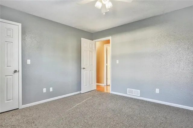 $1,617 | 146 Southeast 1171st Road, Knob Noster, MO 65336