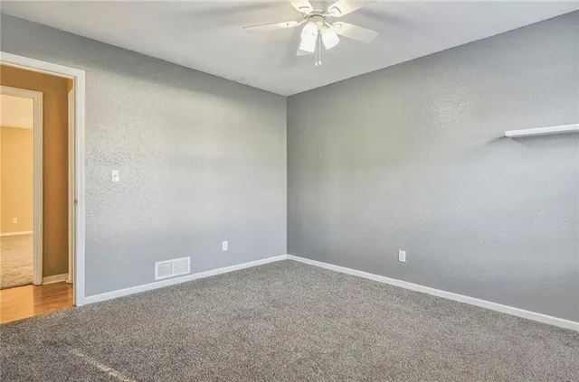 $1,617 | 146 Southeast 1171st Road, Knob Noster, MO 65336