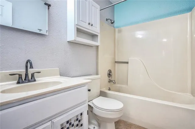 $1,617 | 146 Southeast 1171st Road, Knob Noster, MO 65336