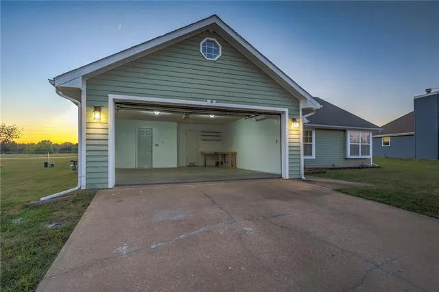 $1,617 | 146 Southeast 1171st Road, Knob Noster, MO 65336