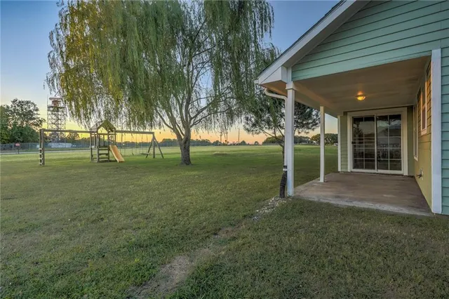 $1,617 | 146 Southeast 1171st Road, Knob Noster, MO 65336