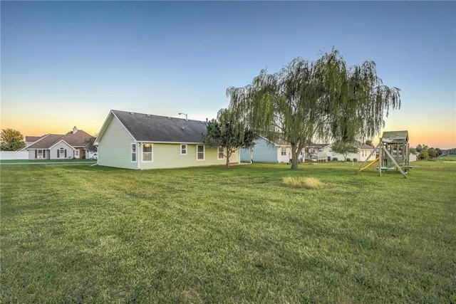 $1,617 | 146 Southeast 1171st Road, Knob Noster, MO 65336