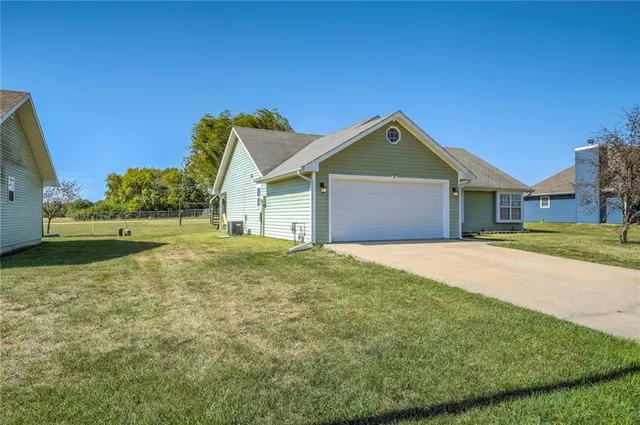 $1,617 | 146 Southeast 1171st Road, Knob Noster, MO 65336