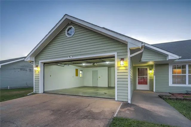 $1,617 | 146 Southeast 1171st Road, Knob Noster, MO 65336