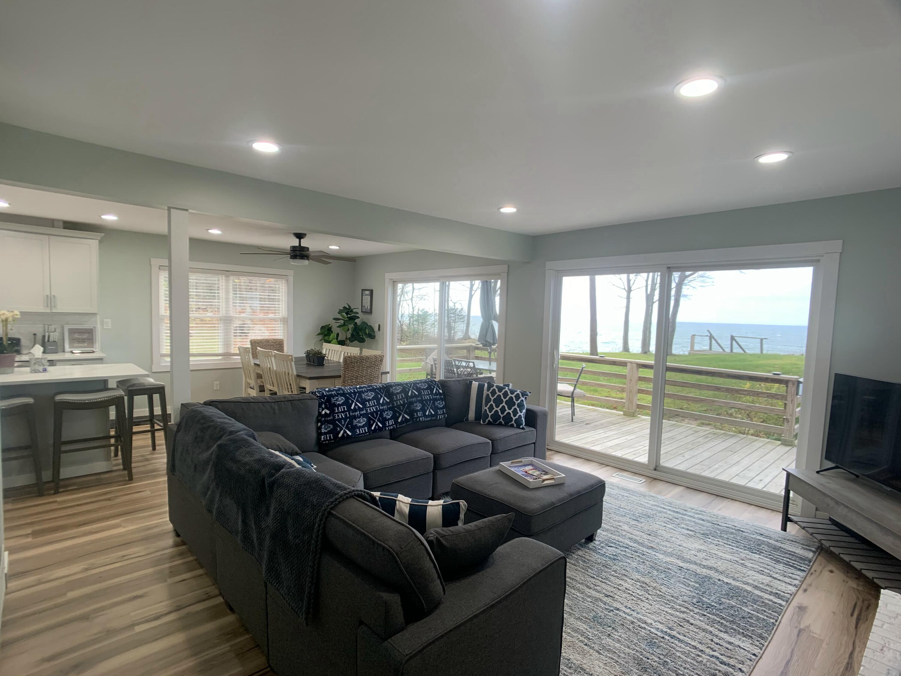 4805 Rosabelle Beach Avenue Holland, MI 49424 - Photo 11 of 34 FFFC32A5-B975-4B67-B3F7-9F9AACBB0CE4