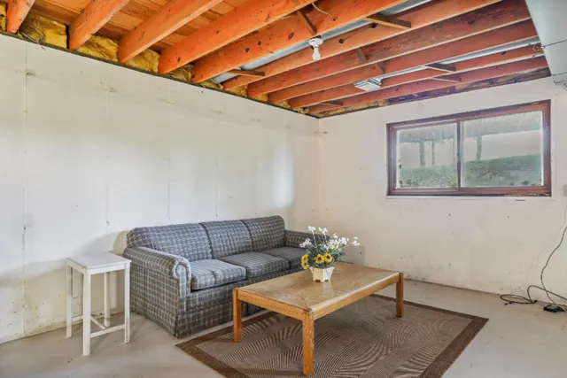 $1,800 | 4805 Rosabelle Beach Avenue, Holland, MI 49424