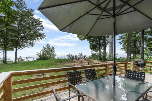 $1,800 | 4805 Rosabelle Beach Avenue, Holland, MI 49424