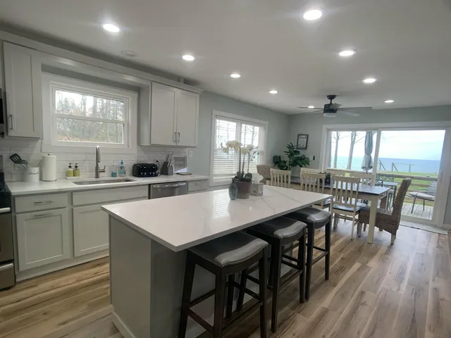 $1,800 | 4805 Rosabelle Beach Avenue, Holland, MI 49424