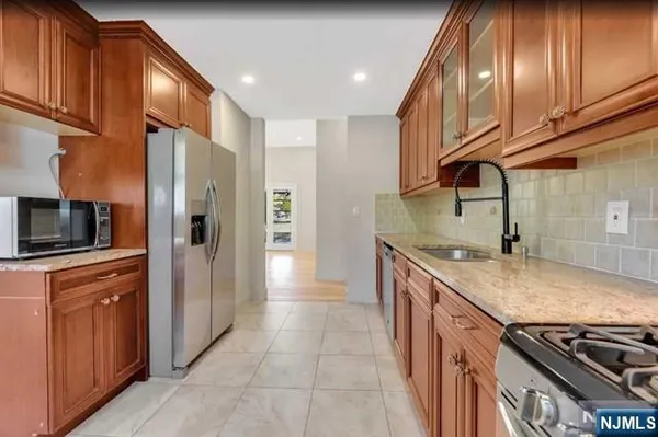 $7,500 | 22 Greentree Terrace, Tenafly, NJ 07670