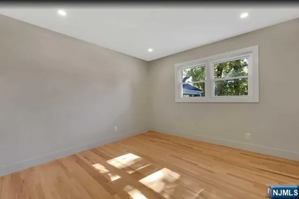 $7,500 | 22 Greentree Terrace, Tenafly, NJ 07670