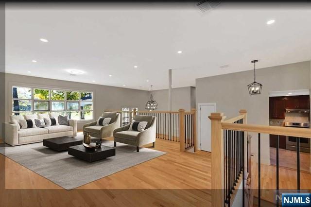 22 Greentree Terrace Tenafly, NJ 07670 - Photo 2 of 26