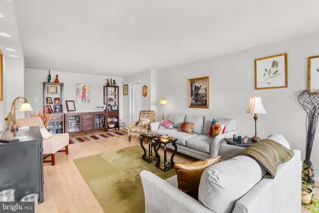 $234,900 | 1001 City Avenue, Wynnewood, PA 19096