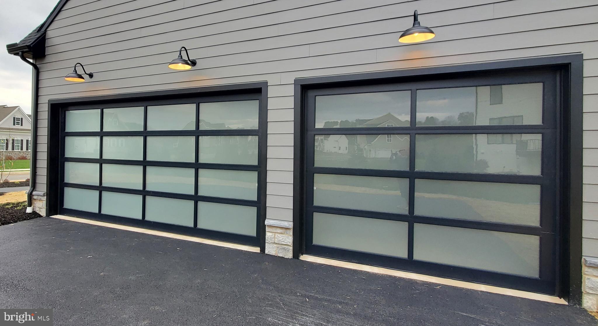 1031 Valley Crossing Drive Lititz, PA 17543 - Photo 4 of 11