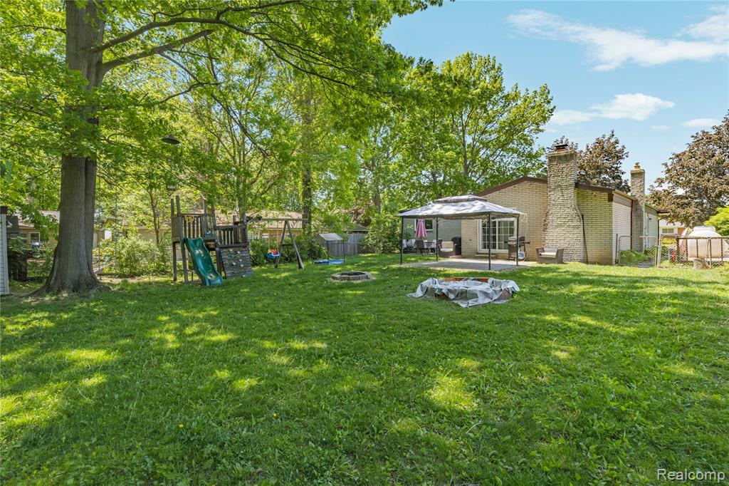 31720 Kelly Road Roseville, MI 48066 - Photo 37 of 42