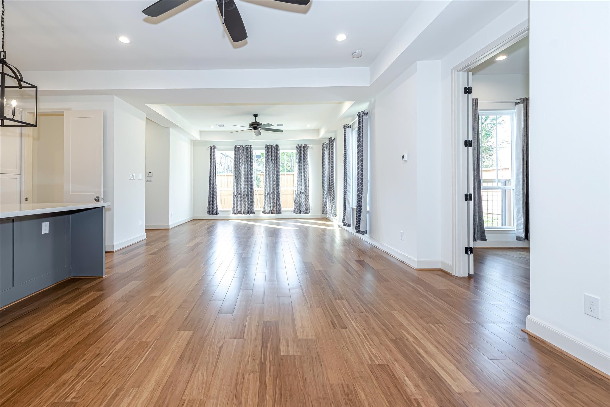 4218 Eigel Street Houston, TX 77007 - Photo 8 of 20