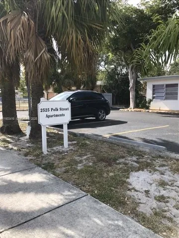 $1,500 | 2525 Polk Street, Unit 2, Hollywood, FL 33020