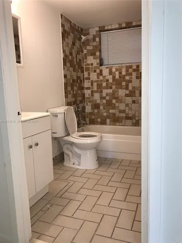 $1,500 | 2525 Polk Street, Unit 2, Hollywood, FL 33020