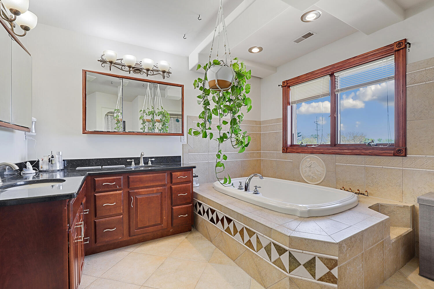 13643 Grant Street Crown Point, IN 46307 - Photo 14 of 35 1500x1000
