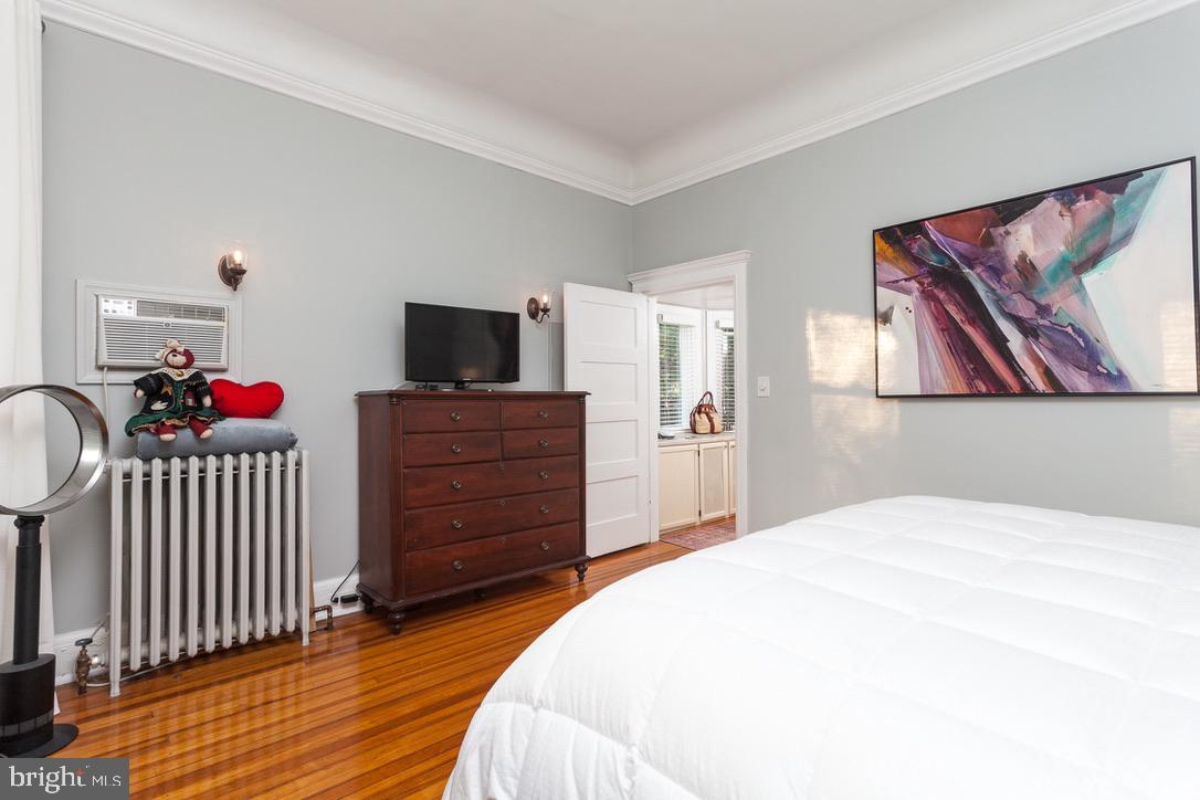 4611 Roland Avenue Baltimore, MD 21210 - Photo 22 of 46 First floor bedroom