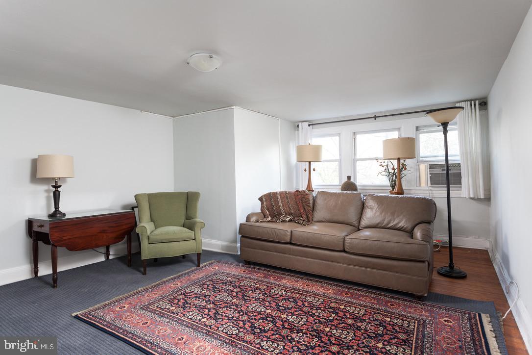 4611 Roland Avenue Baltimore, MD 21210 - Photo 32 of 46 Third-floor living area