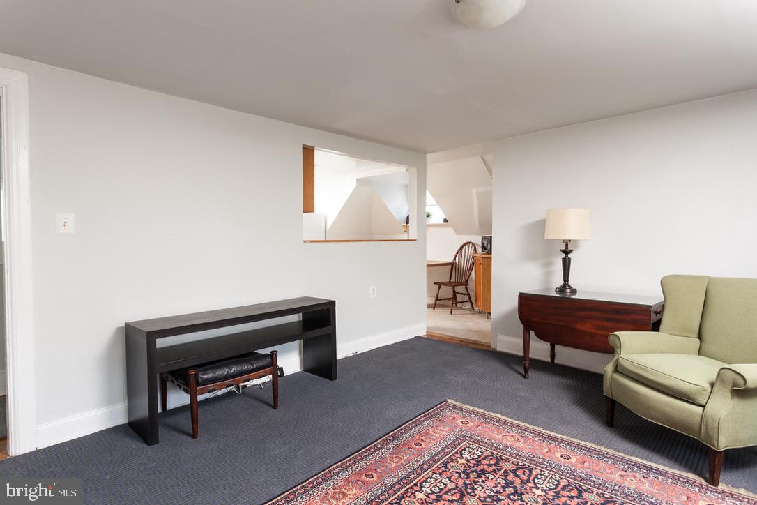 4611 Roland Avenue Baltimore, MD 21210 - Photo 33 of 46 Third-floor living area